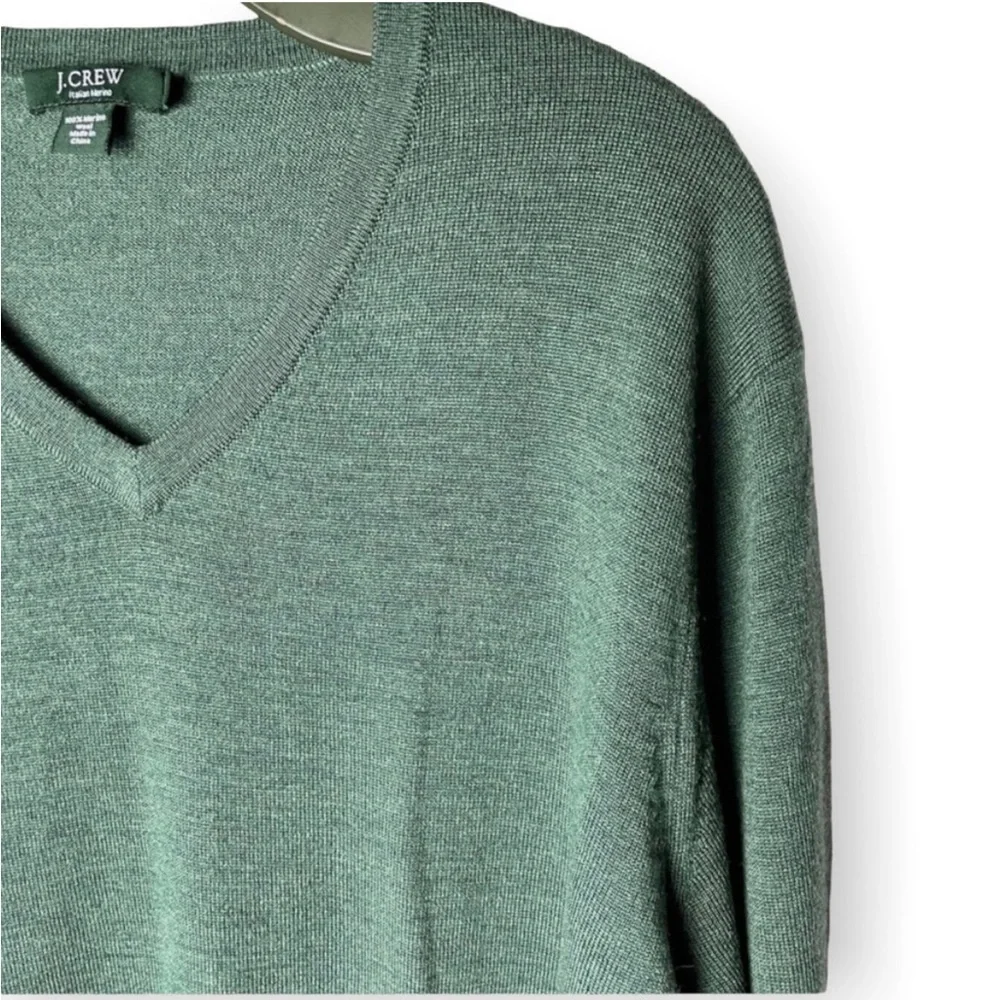 J.Crew men’s 100% Italian Merino wool v-neck forest green long sleeve size XL